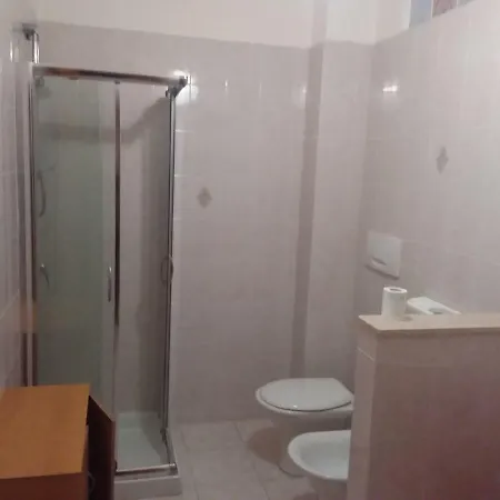 Hong Apartman *